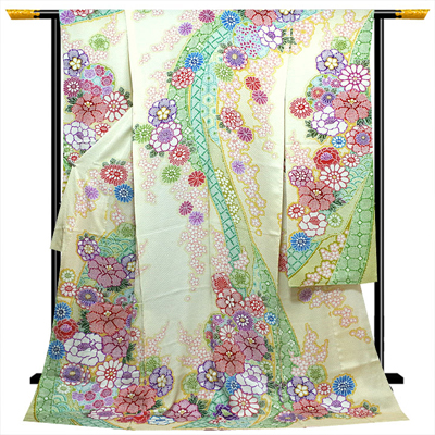 【新着情報】華やかを彩る絞りの魅力「関芳」絞り振袖